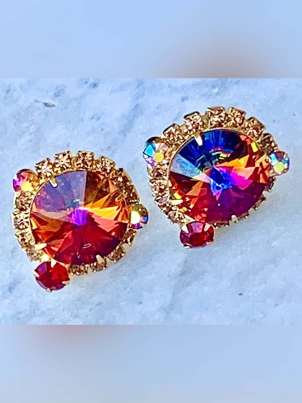 JULIANA D & L RIVOLI Gold Crystal Aurora Borealis CLIP ON EARRINGS VINTAGE 60’s